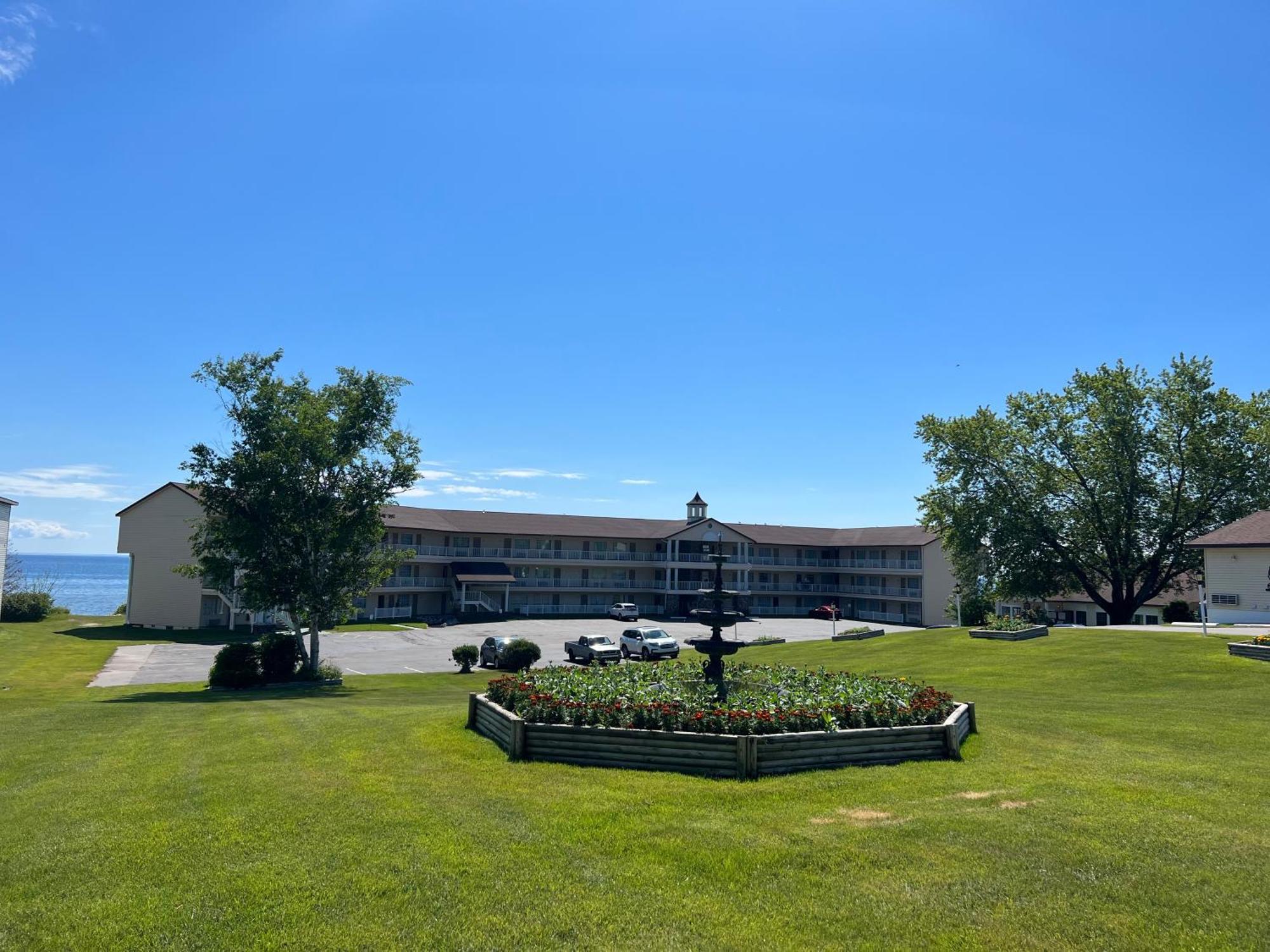 Quality Inn Lakefront Saint Ignace Exteriér fotografie