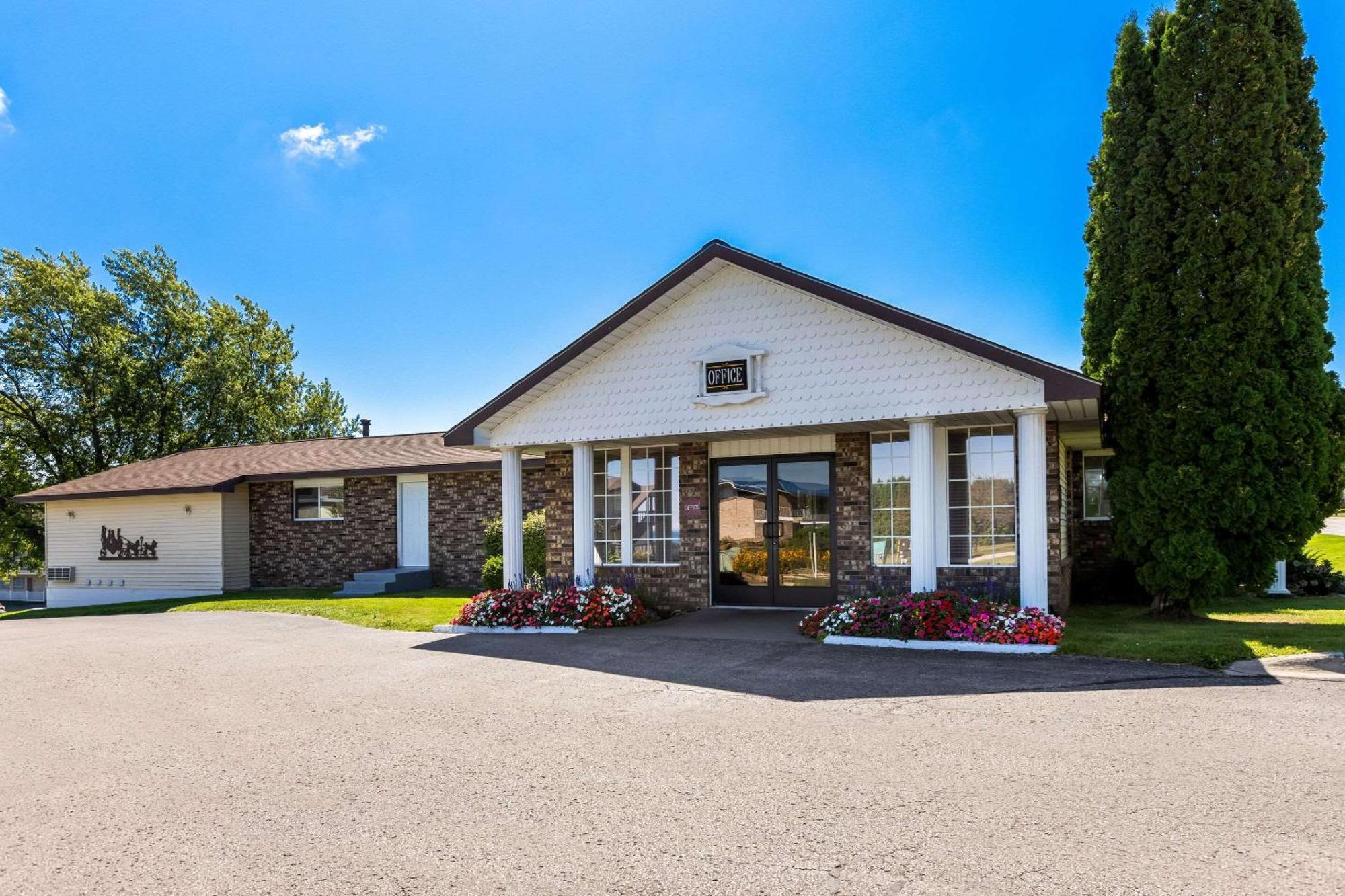 Quality Inn Lakefront Saint Ignace Exteriér fotografie