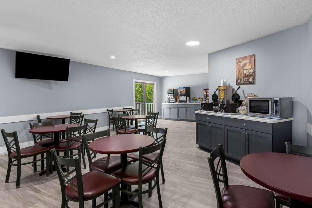 Quality Inn Lakefront Saint Ignace Restaurace fotografie