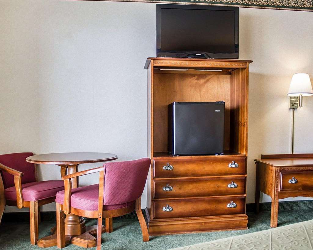 Quality Inn Lakefront Saint Ignace Pokoj fotografie